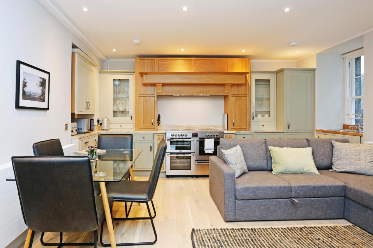 エディンバラJoivy Modern And Airy Flat On The Historic Royal Mileアパートメント エクステリア 写真