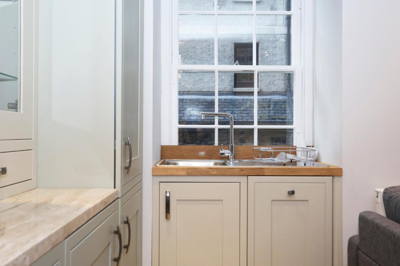 エディンバラJoivy Modern And Airy Flat On The Historic Royal Mileアパートメント エクステリア 写真