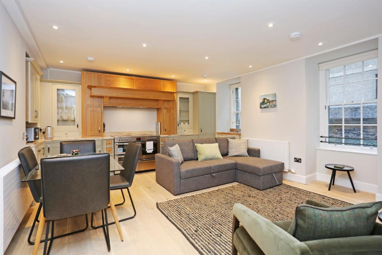 エディンバラJoivy Modern And Airy Flat On The Historic Royal Mileアパートメント エクステリア 写真
