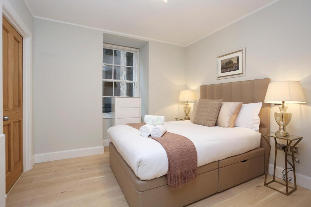 エディンバラJoivy Modern And Airy Flat On The Historic Royal Mileアパートメント エクステリア 写真
