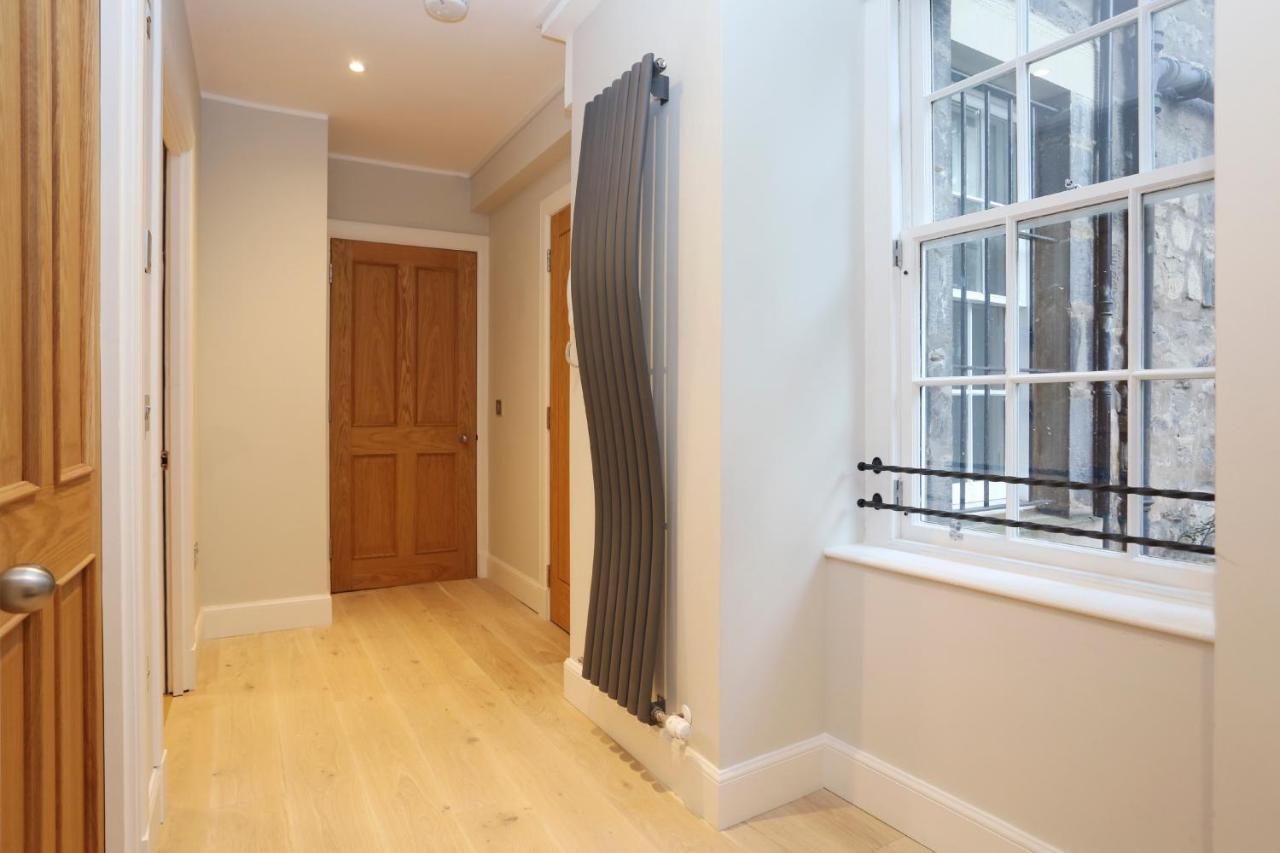 エディンバラJoivy Modern And Airy Flat On The Historic Royal Mileアパートメント エクステリア 写真