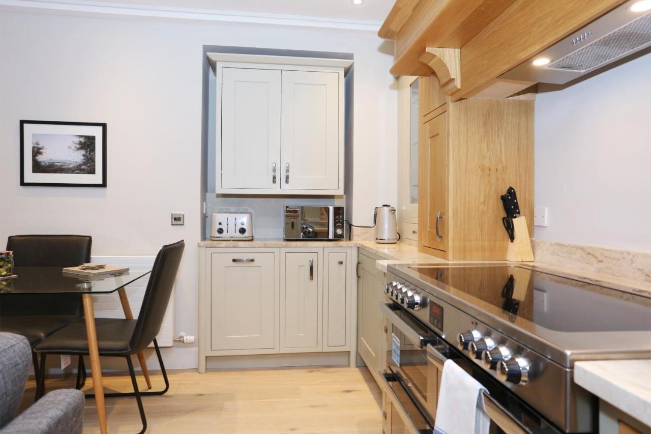 エディンバラJoivy Modern And Airy Flat On The Historic Royal Mileアパートメント エクステリア 写真
