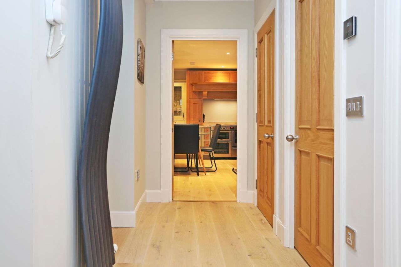 エディンバラJoivy Modern And Airy Flat On The Historic Royal Mileアパートメント エクステリア 写真
