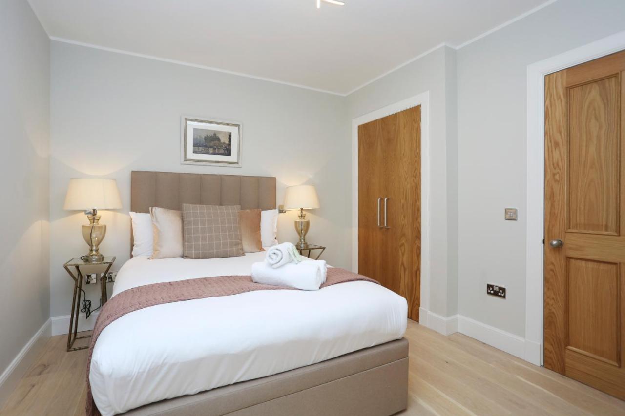 エディンバラJoivy Modern And Airy Flat On The Historic Royal Mileアパートメント エクステリア 写真